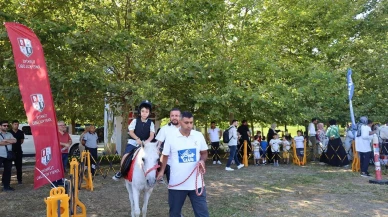 Sakarya Kültür Sanat Festivali'nde çocuklar pony atlarla eğlenceli vakit geçirdi