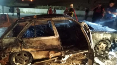 Sinop'ta Seyir Halindeki Otomobil Alev Aldı Ve Yanarak Kullanılmaz Hale Geldi
