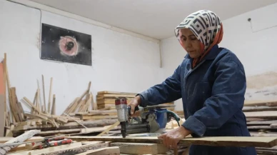 Erzincan'da Sare Kaya İrgali ahşap mobilya üretimi ve tamiri yapıyor