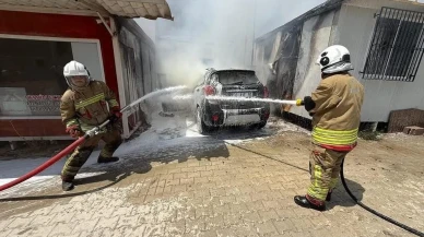 Defne İlçesinde Konteyner Yangını Park Halindeki Araca Sıçradı