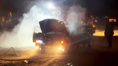 Tekirdağ Muratlı'da otomobil yangını itfaiye tarafından söndürüldü