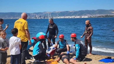 Gölcük’te 17 Ağustos Depremi Yıldönümünde Gerçekçi Tatbikat Gerçekleştirildi