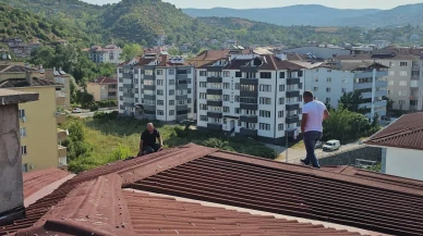 Kastamonu'nun Cide ilçesinde alkollü şahıs çatıda intihar girişiminde bulundu