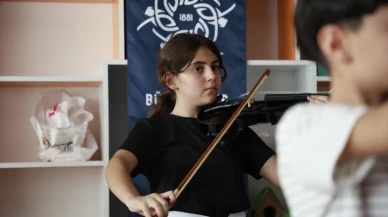 Aydın Büyükşehir Belediyesi ile minikler keman eğitimi alıyor