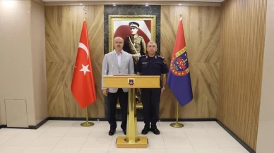 Çanakkale Valisi Toraman yeni İl Jandarma Komutanı Akyüz'ü ziyaret etti