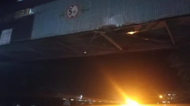 Nallıhan’da İş Makinesi Taşıyan Kamyon Kömür Taşıma Bandına Çarptı