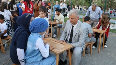 Geleneksel oyunlar tırı Muş'ta çocuklarla buluştu