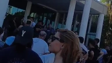 Kuşadası'da vav otel çalışanları maaşlarını alamayınca eylem yaptı