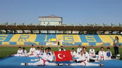 Ağrı'da 9. Kolordu Bölge Bando Komutanlığı Zafer Bayramı'nda konser verdi