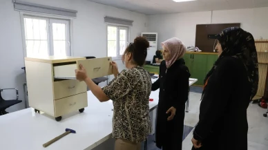 Diyarbakır'da kadınlara mobilya kurulum ve onarım eğitimi verildi