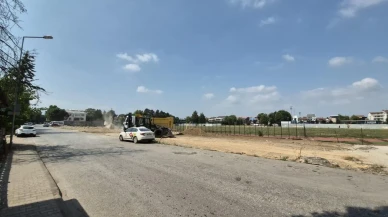 Düzce Belediyesi 18 Temmuz Stadyumu Hafriyatını Temizliyor