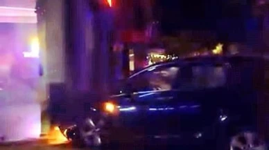 Bursa'nın İnegöl ilçesinde otomobil elektrik panosuna ve motosiklete çarptı