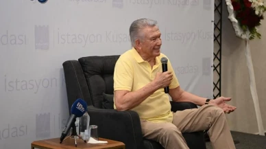 Gazeteci Uğur Dündar Kuşadası'nda sevenleriyle söyleşi gerçekleştirdi
