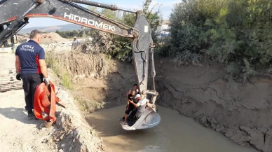 Tokat'ın Erbaa ilçesinde gölete düşen inekler itfaiye tarafından kurtarıldı ```