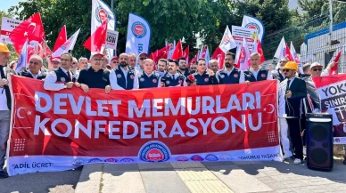 Devlet Memurları Konfederasyonu Çalışma Bakanlığı önünde toplu sözleşme eylemi yaptı