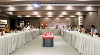 Eğitim-Bir-Sen Adana Şubesi ilçe başkanlarıyla toplantı düzenledi