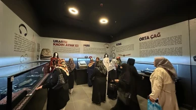 Van Büyükşehir Belediyesi kadın ve çocukları Van Müzesi'nde tarihle buluşturdu