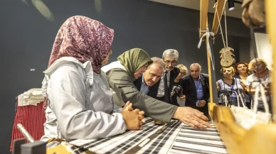 Vahap Seçer ve Meral Seçer Mersin Dokumaları Kıyafet Sergisi'ne katıldı