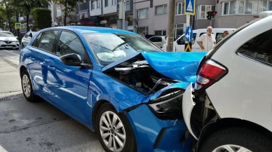 Avukat Bafra’da Boşanma Sürecindeki Eşinin Aracına Çarptı