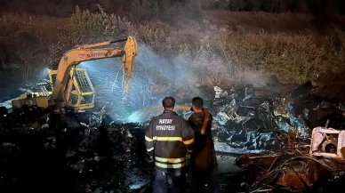 Hatay'ın Antakya ilçesinde hurdalık alanda çıkan yangın itfaiye tarafından söndürüldü