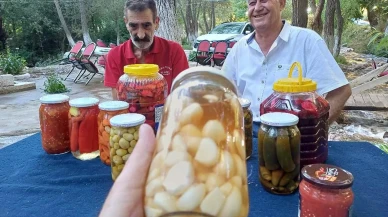 Erdal Şaşkın Araban Sarımsağı ile şifa dağıtan turşular hazırlıyor