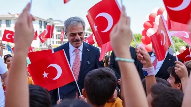 Başkan Alemdar Sakarya’da minik öğrencilere başarılar diledi