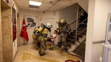 İzmir İtfaiyesi İZSU’da yangın söndürme ve kurtarma tatbikatı gerçekleştirdi