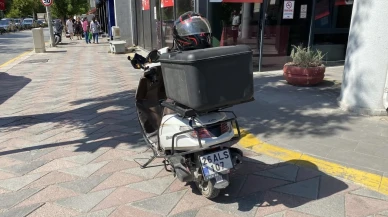 Eskişehir’de motosikletin çarptığı yaya ambulansla hastaneye kaldırıldı