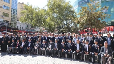 Edremit’te Gaziler Günü Töreni Cumhuriyet Meydanı’nda Coşkuyla Kutlandı