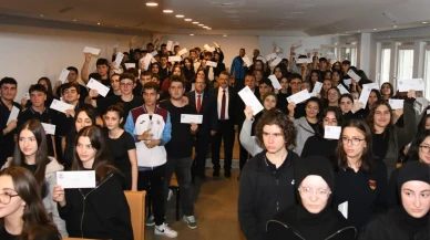 Trabzon Büyükşehir Belediyesi öğrencilere dijital eğitim seti dağıtıyor