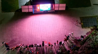 Arnavutköy'de yüzlerce kişi Türkiye-Almanya EuroBasket 2025 finalini dev ekrandan izledi