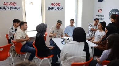 Akdeniz Belediyesi gençlere üniversite hazırlık eğitimi veriyor