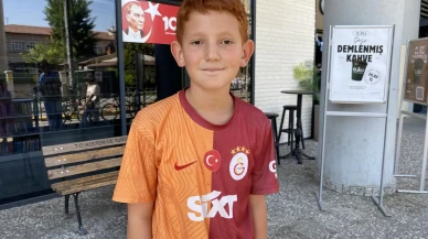 Rasefe Bakırlıoğlu Eskişehir'de limonata satarak ticareti öğreniyor