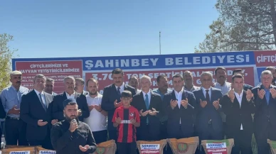 Şahinbey Belediyesi çiftçilere 1700 ton tohum ve 2000 ton gübre desteği