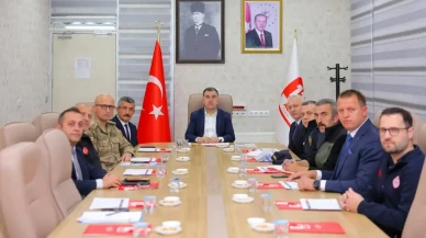 Bayburt'ta Vali Mustafa Eldivan liderliğinde 112 Acil Çağrı Merkezleri toplantısı yapıldı