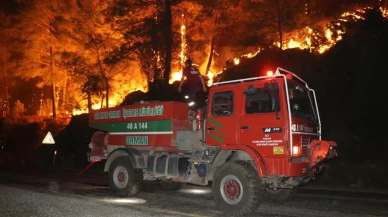 Köyceğiz yangınına şiddetli rüzgara rağmen yoğun müdahale devam ediyor