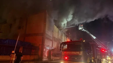 Başakşehir'de ESOT Sanayi Sitesi'nde plastik atölyesinde yangın çıktı