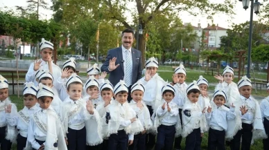 Yenişehir Belediyesi 27 çocuğa sünnet şöleni ile erkekliğe adım attırdı