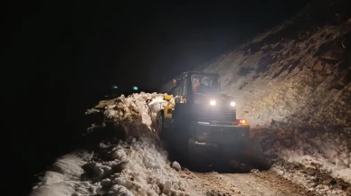 Tirovit Yaylası'nda çığ düşmesi sonucu mahsur kalanlar AFAD ekipleri tarafından kurtarıldı