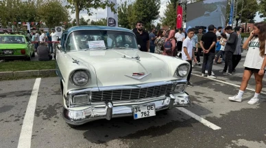 Arnavutköy Belediyesi klasik otomobil tutkunlarını Nostaljik Otomobil Fuarı’nda bir araya getirdi