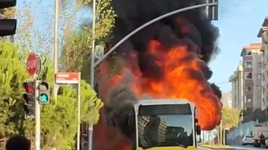 Ümraniye’de İETT otobüsü bilinmeyen bir nedenle alev aldı