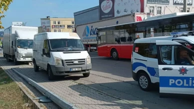 Samsun'da minibüs devrilen direkten şans eseri kurtuldu
