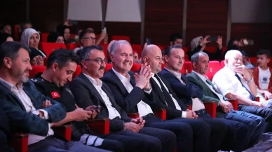 İnegöl Belediyesi 103. kurtuluş yıldönümünde halk dansları müzikali sahneledi