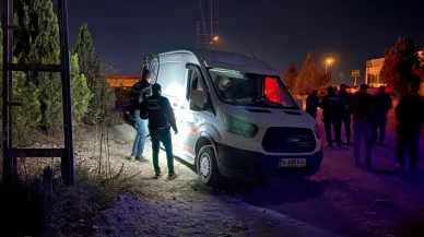 Kayseri'nin Kocasinan ilçesinde çukura düşen aracı çıkarmaya çalışan şahsa ateş açıldı