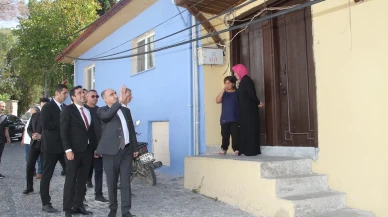 Manisa Valisi Özkan Kula'da Zafer Okulu'nu gezdi ve şehit törenine katıldı