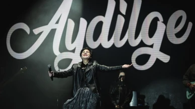 Aydilge Bingöl'de Gazze'ye destek için Yalnızlık Masalı'nı söyledi