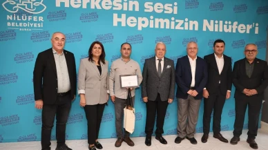 Şadi Özdemir depremde cesaret gösteren Ahmet Avcı'yı tebrik etti