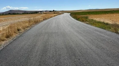 Ağrı'da Patnos ve Taştekne köy yolları asfalt ve kilit parke ile