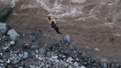 Rize’nin Çamlıhemşin ilçesinde teleferiği zarar gören kadın ARAF ekipleri tarafından kurtarıldı