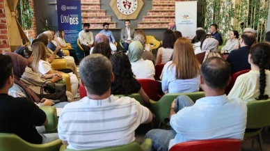 Gençlik Hizmetleri Genel Müdürü Efendioğlu Manisa’da gençlerle buluştu